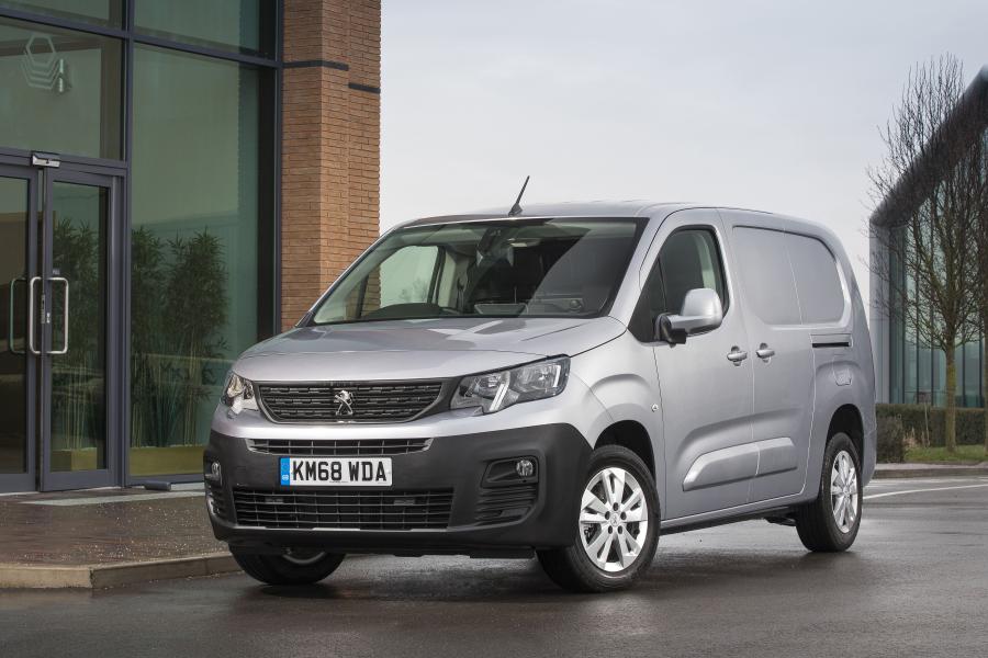  Peugeot Partner LWB 2018 года  (UK) (фото 1 из 14)